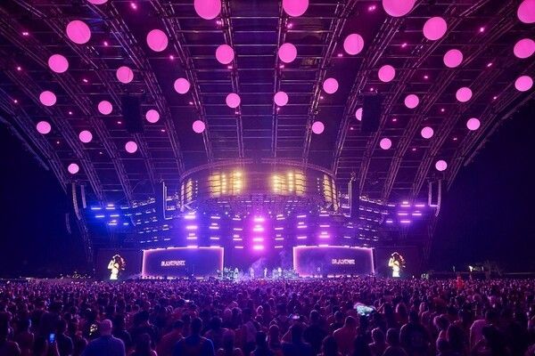 BLACKPINK performing at Coachella. Photo courtesy of YG Entertainment.
