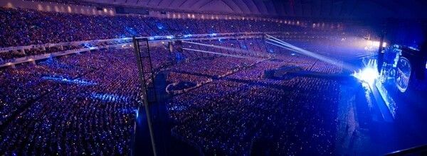 BIGBANG on its first world tour, “ALIVE GALAXY.” Photo courtesy of YG Entertainment.