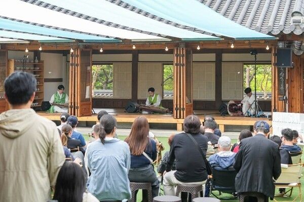 A scene from the 2026 Namsan Madang Festa. Photo courtesy of Seoul Namsan and Donhwamun Gugak Theaters