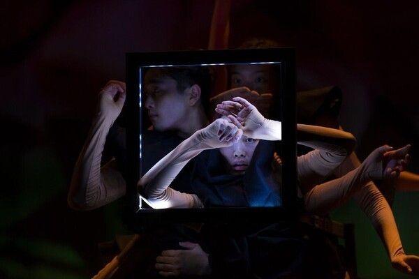 A scene from Smile Mask Syndrome at the Pyeongchang Performing Arts Festival. Photo courtesy of MCT