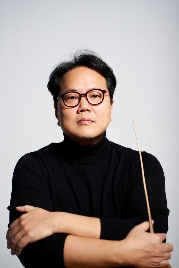 Conductor Byung-wook Lee. Photo courtesy of Seoul Arts Center