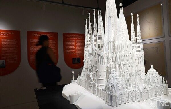 Installation view of “Gaudí: Reborn in Seoul,” marking the centenary of Antoni Gaudí’s death. Photo by Kim Gyu-bin.