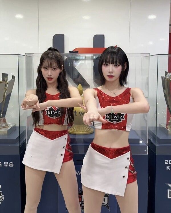 이서윤, 정희정 KT 치어리더 '파라파라' 챌린지. 사진=정희정 인스타그램 캡처