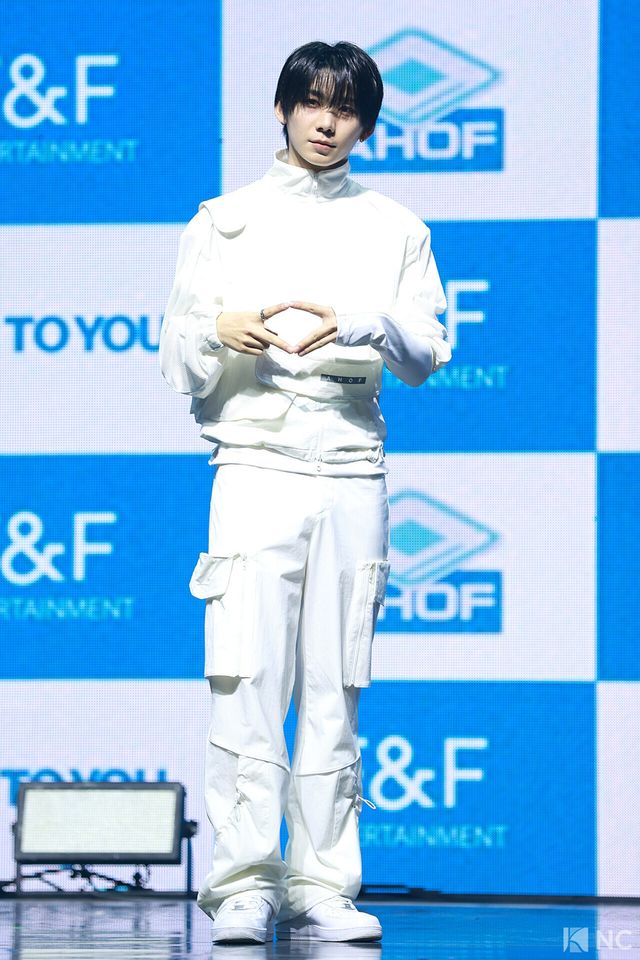 그룹 아홉(AHOF)&nbsp;박한. 사진=김규빈 기자
