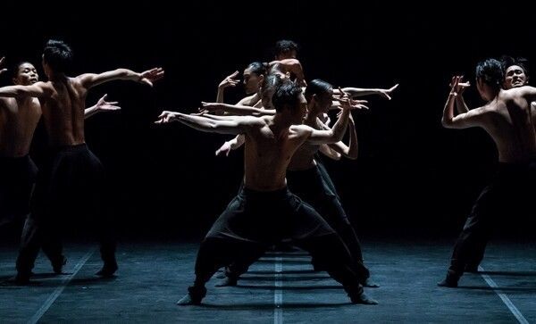 Performance. Photo courtesy of Ahn Sung-soo Pick up Group.