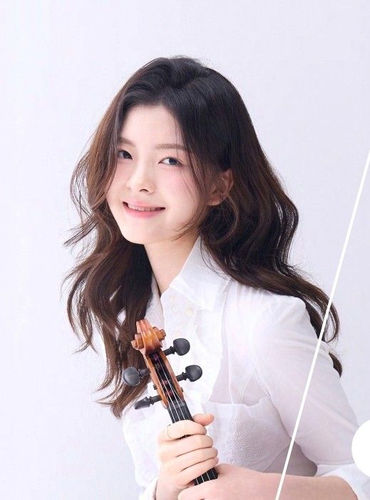 Violist Ji-yul Park. Photo courtesy of Kumho Cultural Foundation.