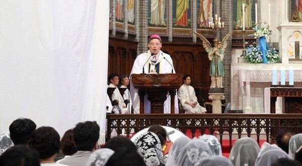지난해 성모 승천 대축일 미사 집전하는 정순택 대주교. 사진=천주교 서울대교구