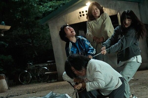 A still from “The Journey to Gyeongju.” Photo courtesy of Lotte Entertainment