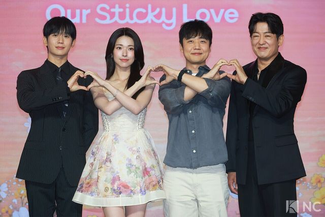 배우 정해인, 하영, 허성태와 김장한 감독. 사진=김규빈 기자