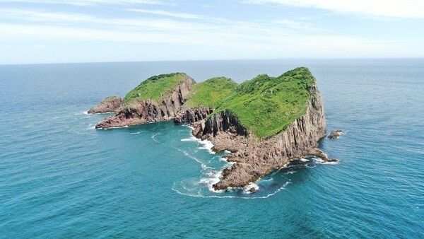 Byeongpungdo in Taean, South Chungcheong Province. Photo courtesy of Chonnam National University’s Uninhabited Island Research Center