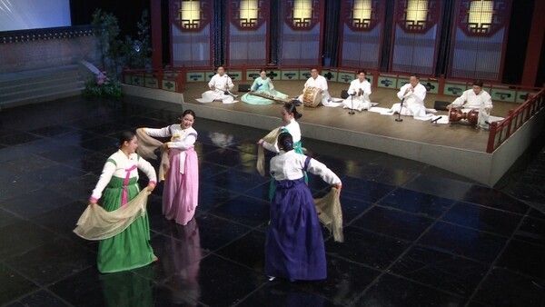 Photo courtesy of KBS ‘Gugak Hanmadang’