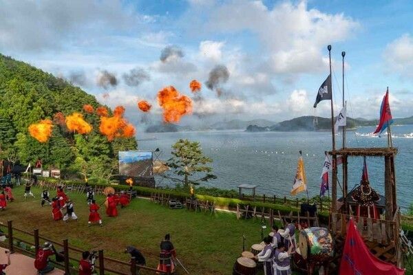 Tongyeong Hansan Battle Festival. Photo courtesy of Korea Tourism Organization