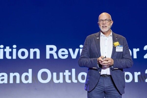 Chris Skeith, CEO of UFI, delivers the keynote address at the sixth Exhibition Industry Day ceremony at The Westin Seoul Parnas in Seoul on Sept. 16. Photo courtesy of COEX.