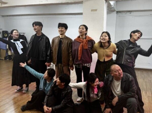 '굿모닝? 체홉: 그 많던 갈매기는 누가 다 죽였을까' 연습 모습. 사진=극단 백수광부