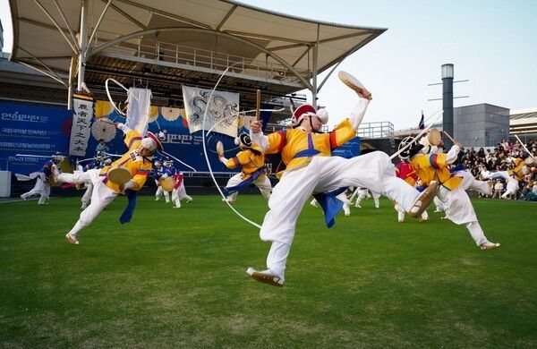 Photo courtesy of the Folk Music Group of the National Gugak Center