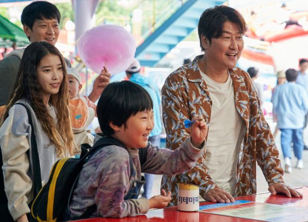 영화 브로커 한장면