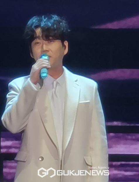 가수 황영웅(사진=황영웅 공식 팬카페 '파라다이스' 갈무리)