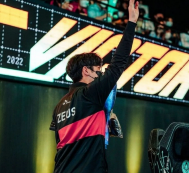 제우스(사진=T1, 제우스 인스타그램 캡쳐)