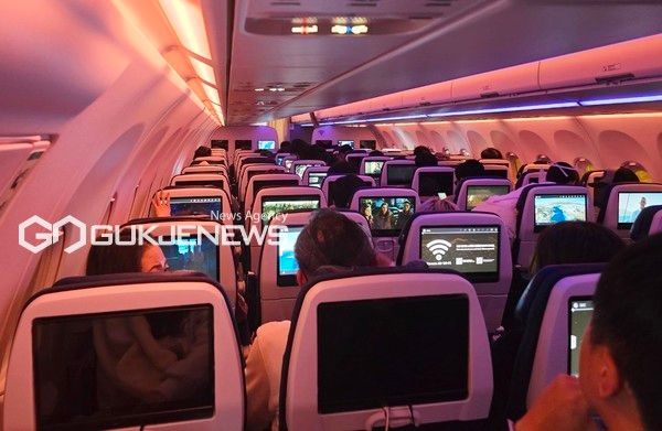 27일 인천공항에서 일본 후쿠오카행 대한항공 비행기가 탑승객을 태운채, 출발도 못하고 6시간 지연되는 상황이 발생했다. (사진=독자 제공)