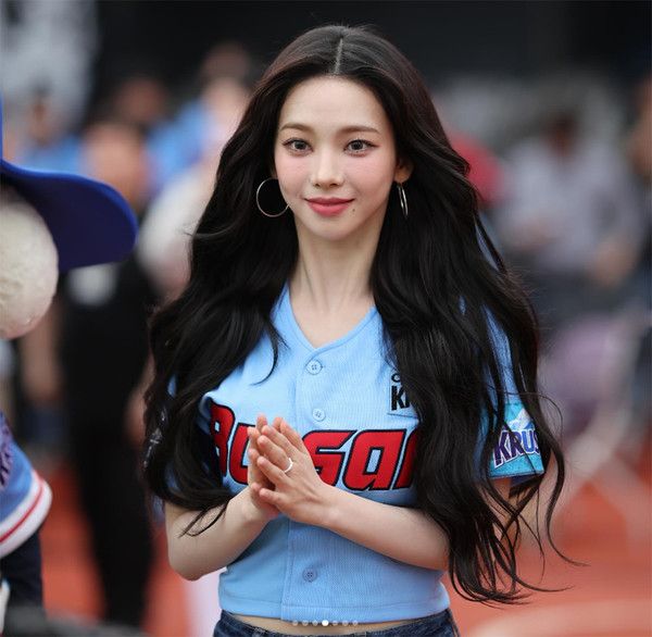 '에스파' 카리나 (사진출처=롯데자이언츠 SNS)