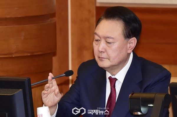 윤석열 대통령이 23일 서울 종로구 헌법재판소에서 열린 탄핵심판 4차 변론에 출석해 자리하고 있다. /사진=공동취재단