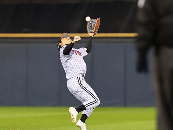 프로야구 수비장면 자료사진 (사진=LG트윈스 SNS)