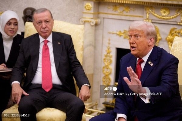 레제프 타이이프 에르도안 튀르키예 대통령(왼쪽)과 도널드 트럼프 미국 대통령. 사진제공/AFP통신