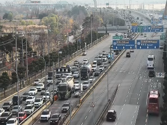 부산 강서구 신호대교서 4중 추돌 교통사고 (사진=경찰청 UTIC 제공)