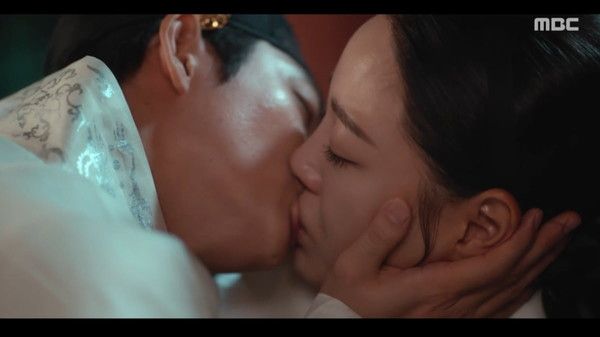 이강에는 달이 흐른다