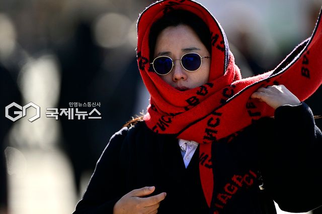 강풍과 한파도 제어하지 못한 사랑의 온도탑 ‘나눔의 온정 전해요.’ (사진=안희영 기자)