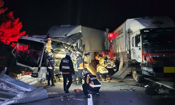 통영대전고속도로 추돌 사고 /&nbsp;전북도소방본부 제공