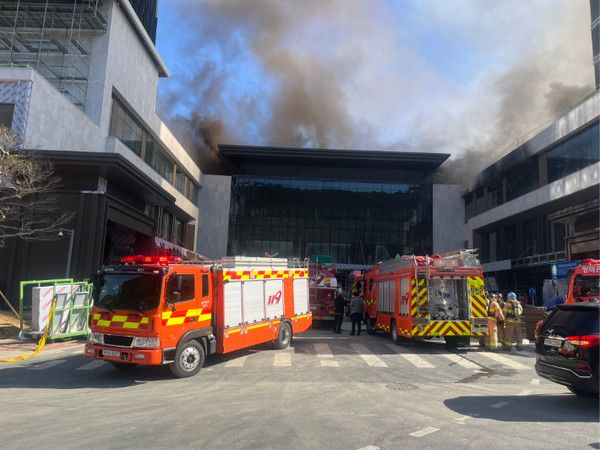 부산 반얀트리 호텔 신축 공사장 화재 / 부산소방본부 제공