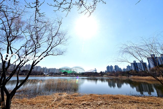 오전 영하권, 오후 기온 상승 가운데 꽃샘추위 이어져 (사진=안희영 기자)