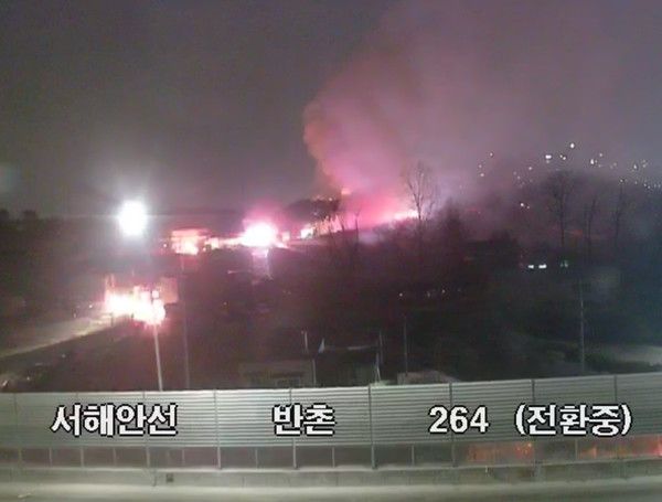 당진 주택화재, 서해안고속도로에서 바라본 CCTV (사진=국토교통부 CCTV)