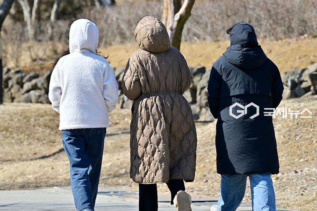 오전 영하권, 오후 기온 상승 가운데 꽃샘추위 이어져 (사진=안희영 기자)