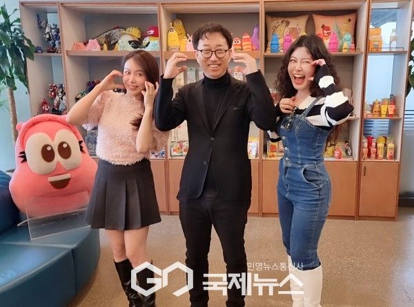 좌로부터 제니윤, 팝티스트 임준호 의장, 가수 김보민(사진=팝티스트)