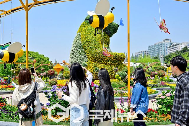 '꽃, 상상 그리고 향기' 고양국제꽃박람회, 일산호수공원에서 25일~5월 11일까지 (사진=안희영 기자)