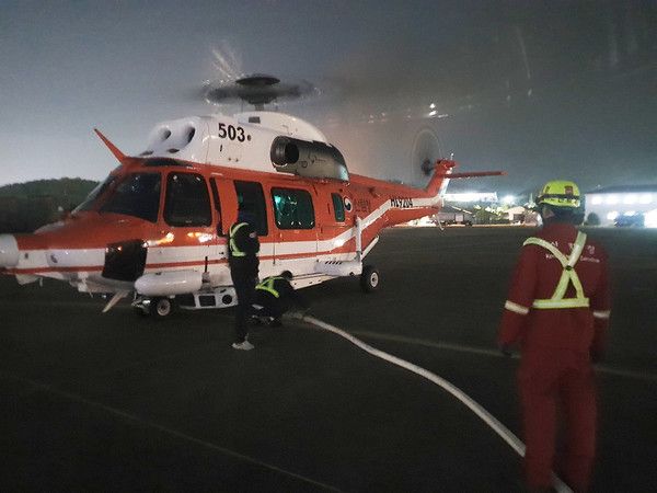 대구 산불이 야간산불 진화 체제로 전환됨에 따라 산림청 수리온헬기 야간진화 투입됐다. (사진=산림청 제공)