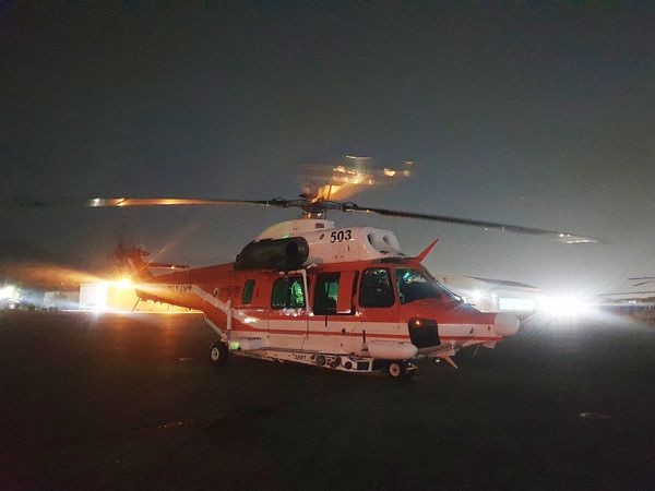 대구 산불이 야간산불 진화 체제로 전환됨에 따라 산림청 수리온헬기 야간진화 투입됐다. (사진=산림청 제공)