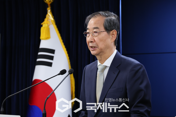 한덕수 대통령 권한대행 국무총리가 4일 세종대로 정부서울청사에서 헌법재판소의 윤석열 대통령 파면 선고 관련 대국민 담화를 하고 있다.