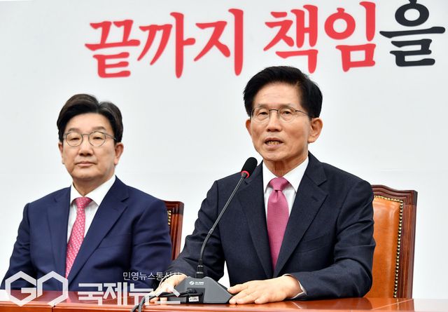 (서울=국제뉴스) 김문수 전 고용노동부 장관이 9일 오전 서울 여의도 국회에서 국민의힘 입당 소감을 밝히고 있다./사진=이용우 기자