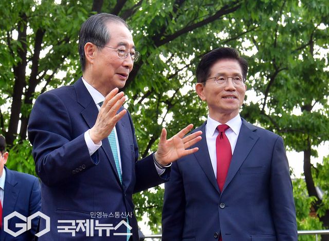 김문수 국민의힘 대선 후보와 한덕수 무소속 대선 후보, 단일화 관련 회동