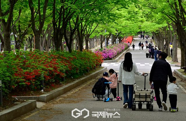 어린이날 연휴 '오 해피'/인천대공원 찾은 시민들 표정 (사진=안희영 기자)