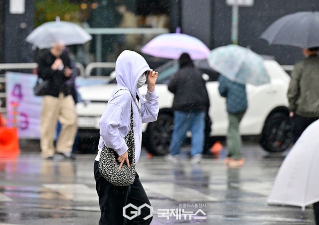 비 내리는 4월, 강북구 수유리 표정 (사진=안희영 기자)