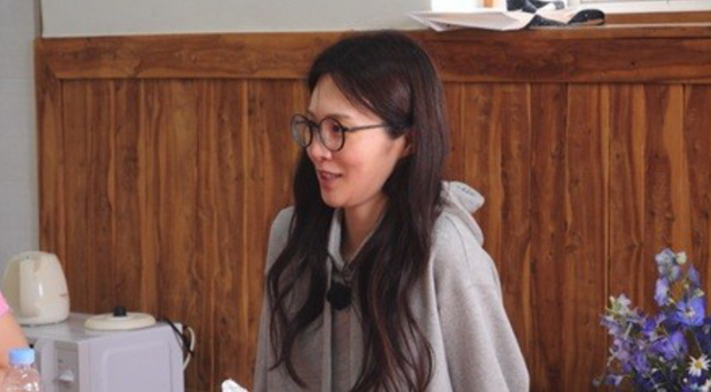 나는솔로 17기 옥순 안경 (사진=ENA '나솔사계')