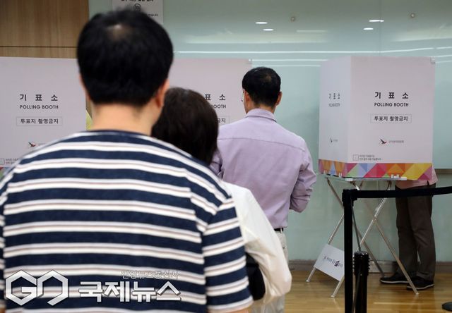 투표소/국제뉴스DB