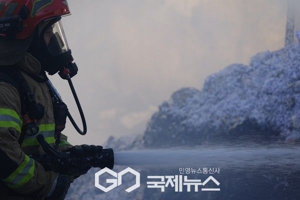 화재 진압. 국제뉴스/정구현 기자