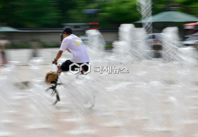 중복을 일주일 앞둔 광화문광장과 수도권 표정 (사진=안희영 기자)