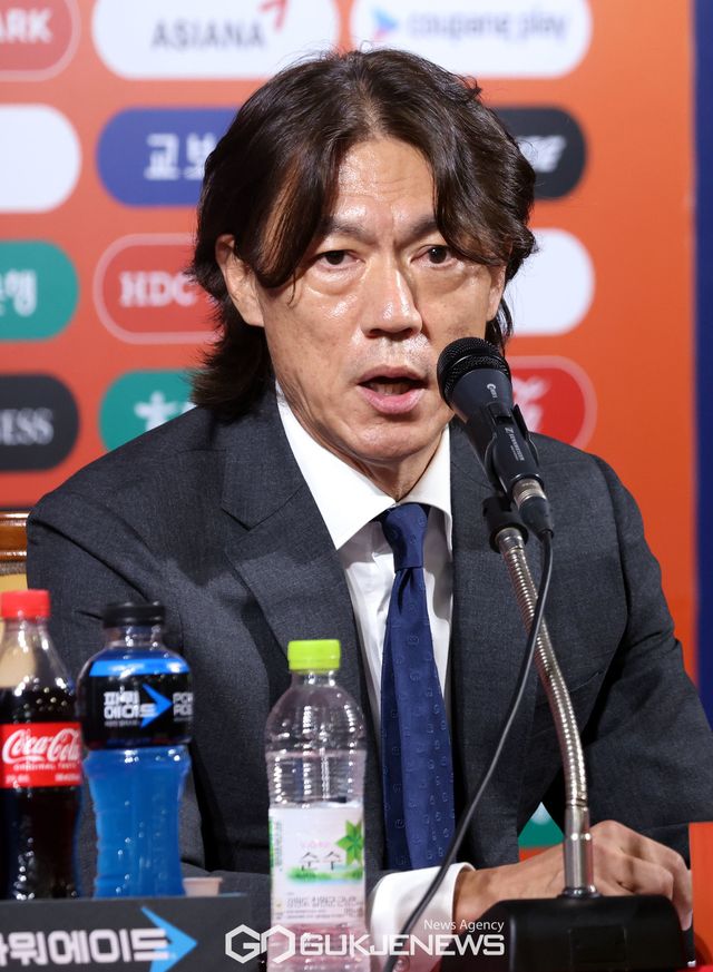 홍명보 국가대표팀 감독