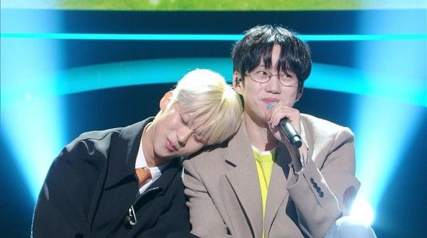 더 시즌즈-10CM의 쓰담쓰담 (사진=KBS2)